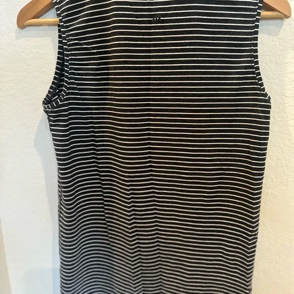 LULULEMON sleeveless tank *sz 6* - Picture 2 of 4